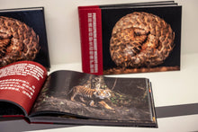PHOTOGRAPHERS AGAINST WILDLIFE CRIME   (Languages English & Chinese)   A Unique Collection of Photographs & Stories - Highly Acclaimed. Special Camera Club Offer.